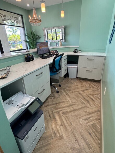 More Photos Of 2700 Immokalee Rd, Naples General Retail For Lease