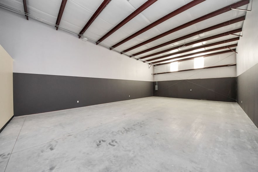 More Photos Of 18011 Cypress Rose Hill Rd, Cypress Unknown For Lease