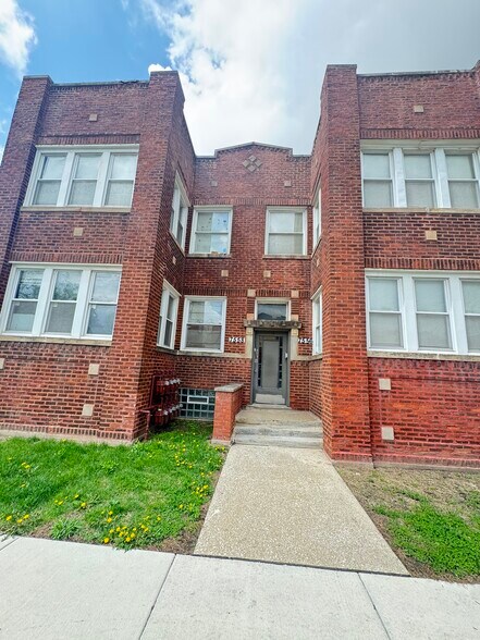 More Photos Of , Chicago Multifamily For Sale