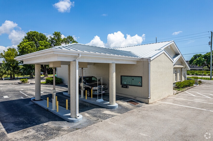 More Photos Of 5484 Rattlesnake Hammock Rd, Naples Freestanding For Lease