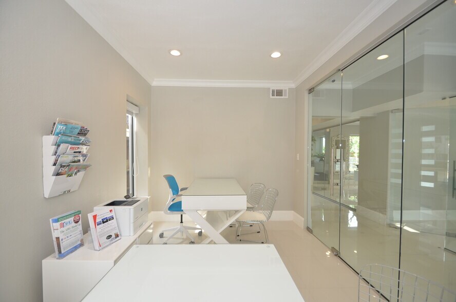 More Photos Of 1644 W Alabama St, Houston Loft Creative Space For Lease