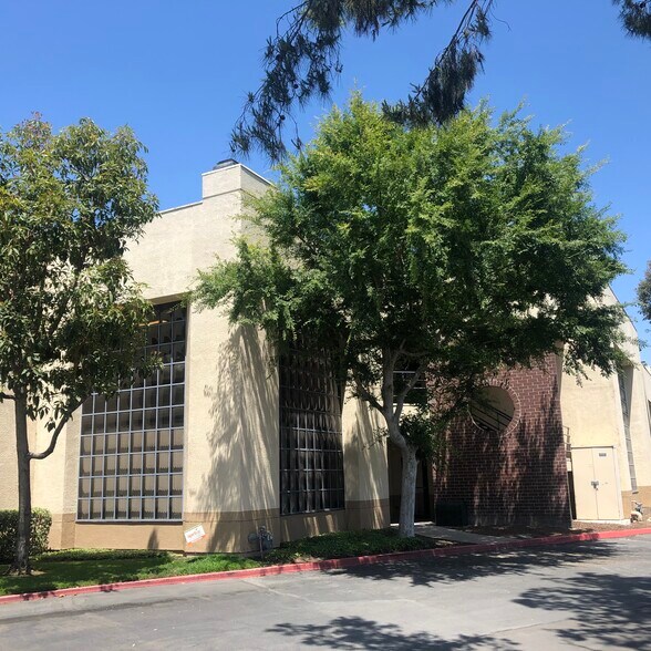 More Photos Of 3505 Cadillac Ave, Costa Mesa Office For Lease