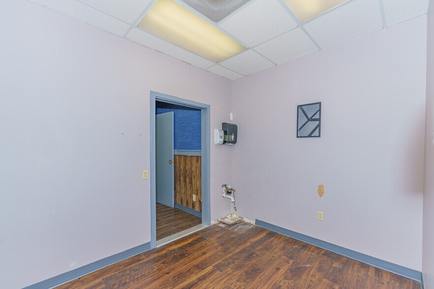 More Photos Of 961-963 State Route 146, Clifton Park Medical For Lease