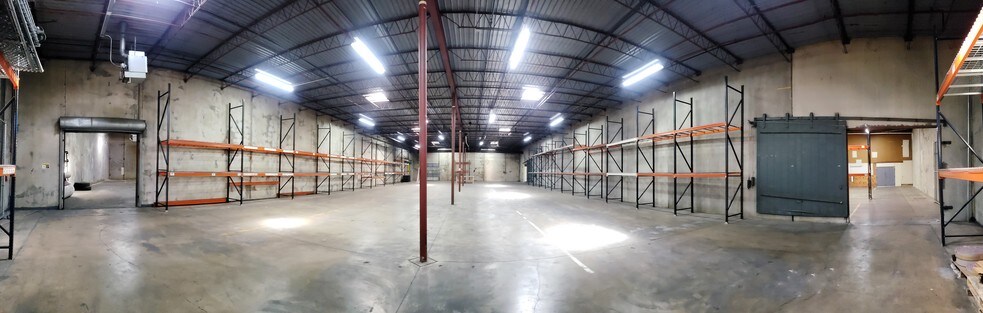 More Photos Of 4233 Janada St, Haltom City Warehouse For Lease
