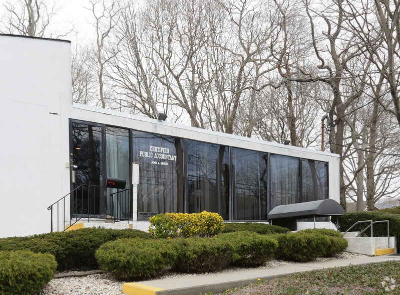 More Photos Of 111 N Country Rd, Port Jefferson Office For Sale