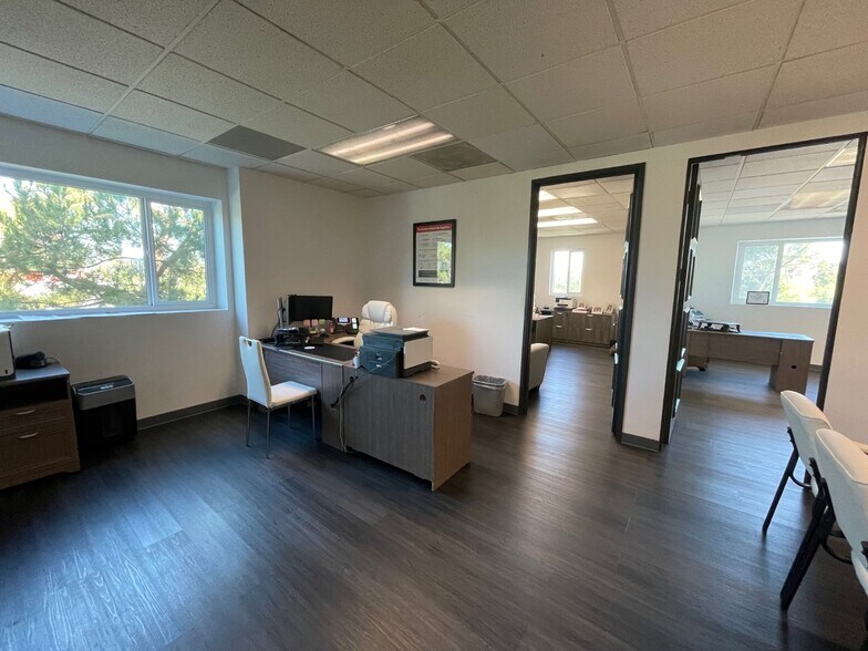 More Photos Of 20631 Ventura Blvd, Woodland Hills Office For Lease