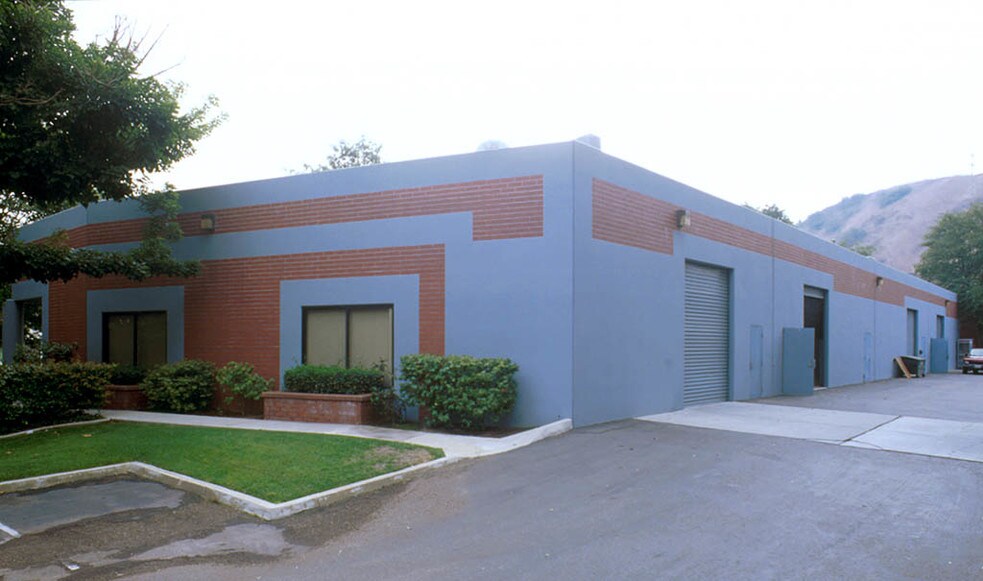 More Photos Of 10366 Roselle St, San Diego Light Manufacturing For Lease