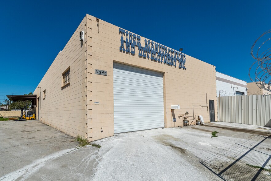More Photos Of 11245 Vinedale St, Sun Valley Warehouse For Sale
