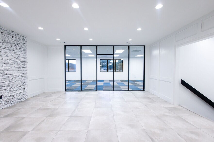 More Photos Of 8225 Westglen Dr, Houston Office For Sale