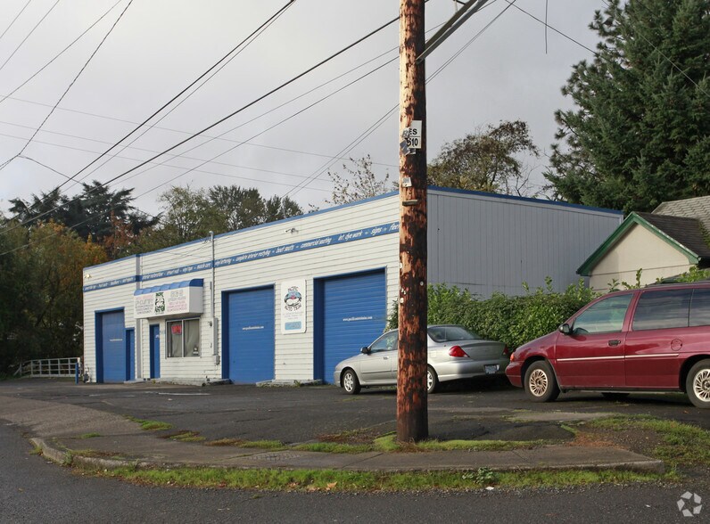 More Photos Of 8441 SE 45th Pl, Portland Industrial For Sale