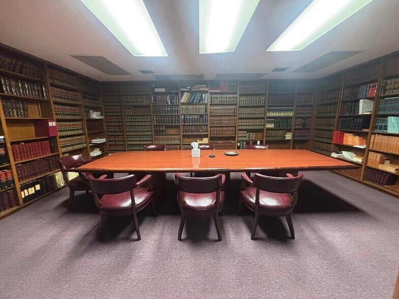 More Photos Of 608 N Wayne Rd, Westland Office For Sale