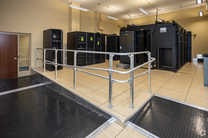 More Photos Of 201 Resting Tree Dr, Bristol Office For Lease