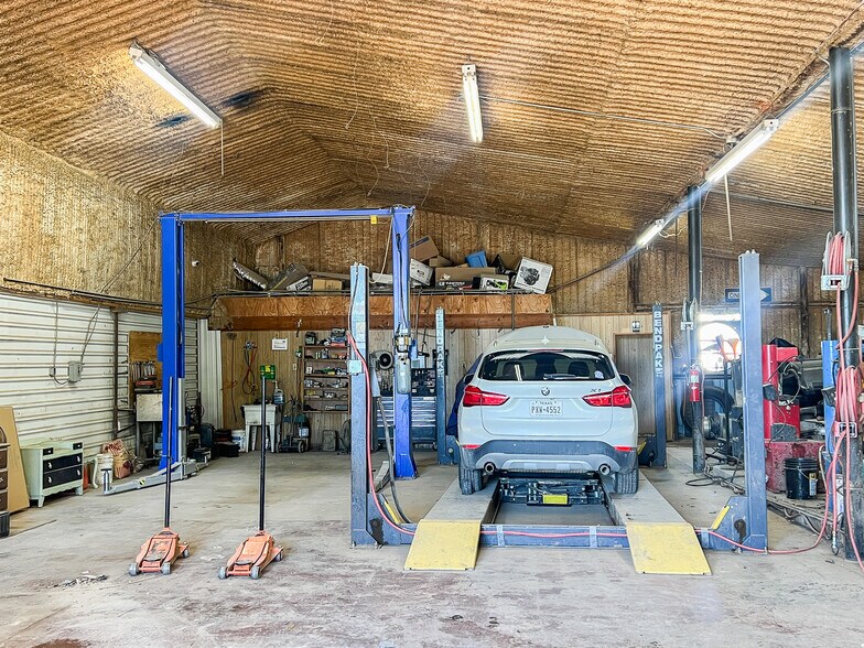 More Photos Of 1106 W Main St, Olney Auto Repair For Sale