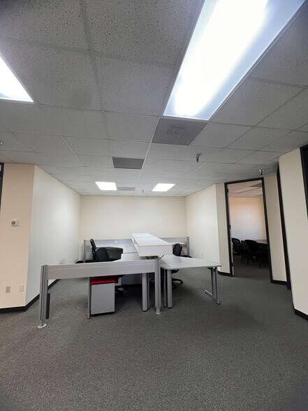 More Photos Of 7201-7203 Pinemont Dr, Houston Flex For Lease