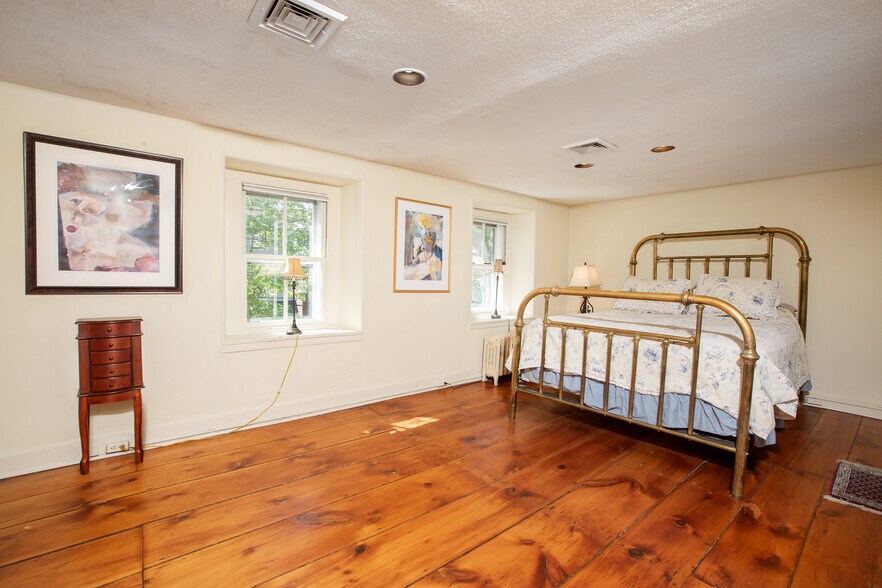 More Photos Of 69 E Oakland Ave, Doylestown Office For Sale