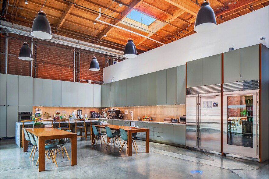 More Photos Of 8870 Washington Blvd, Culver City Loft Creative Space For Sale