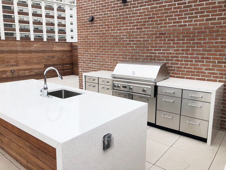 1119 Adelphi St, Brooklyn, NY 11205 Lofts/Showrooms For Lease