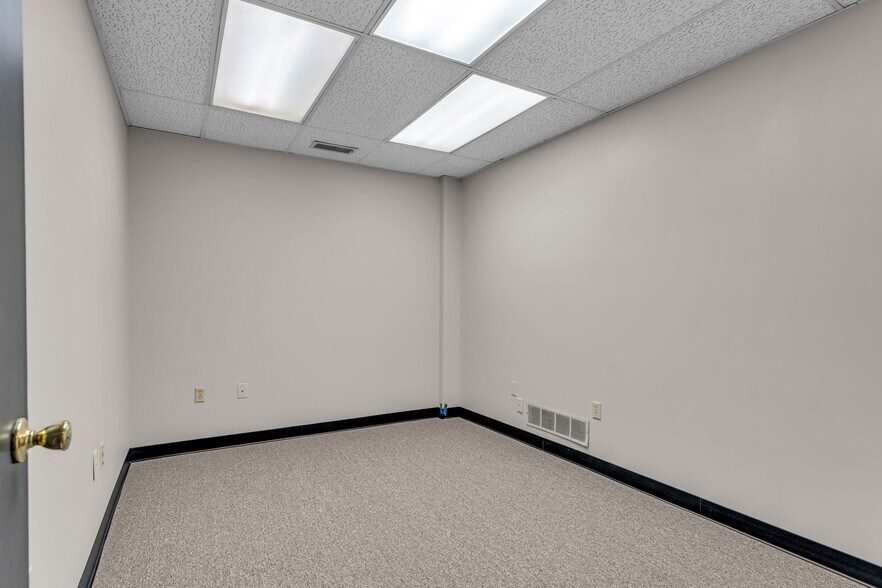 More Photos Of 3320 Sw Harrison St, Topeka Office For Lease