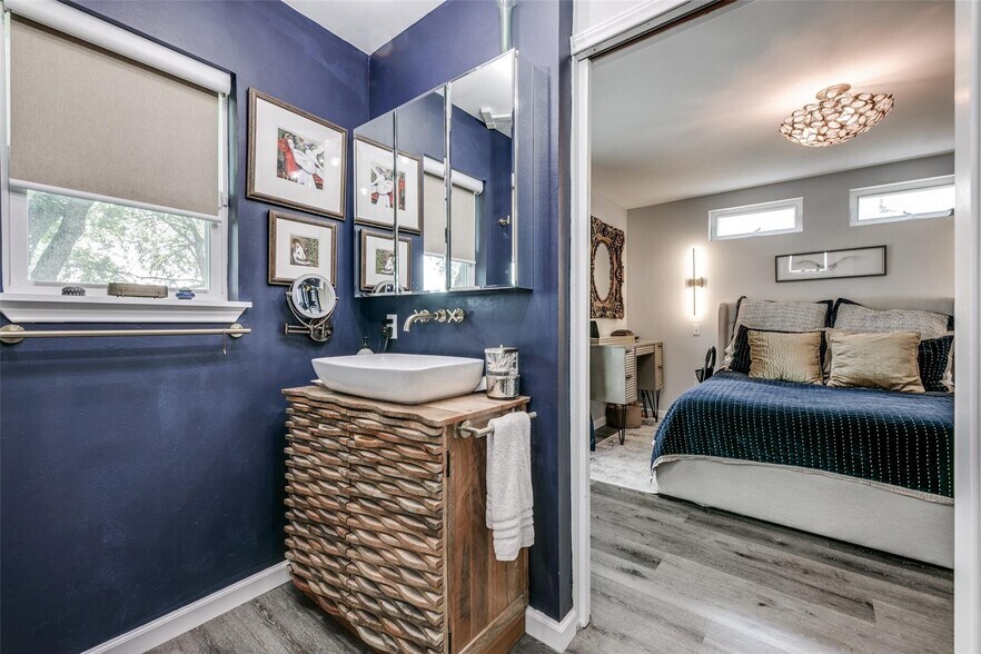 More Photos Of 407 E Broad St, Forney Office Residential For Sale