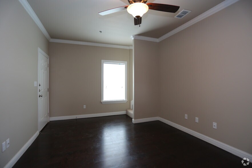 More Photos Of 680 E Ocean Blvd, Los Fresnos Apartments For Lease