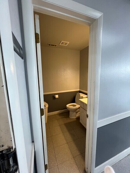 More Photos Of 3504 S Thompson St, Springdale Freestanding For Sale