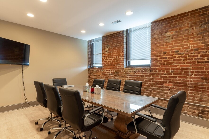 More Photos Of 2401 Broad Street, Chattanooga Office For Sale