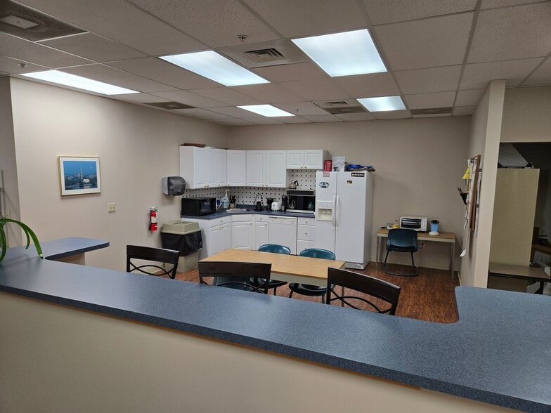 More Photos Of 8227 Cloverleaf Dr, Millersville Light Manufacturing For Sale