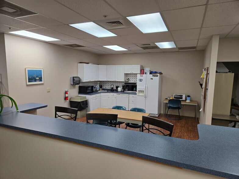 More Photos Of 8227 Cloverleaf Dr, Millersville Light Manufacturing For Sale