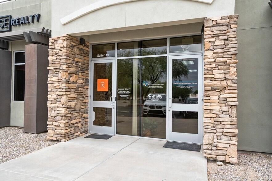 More Photos Of 1345 E Chandler Blvd, Phoenix Office For Lease