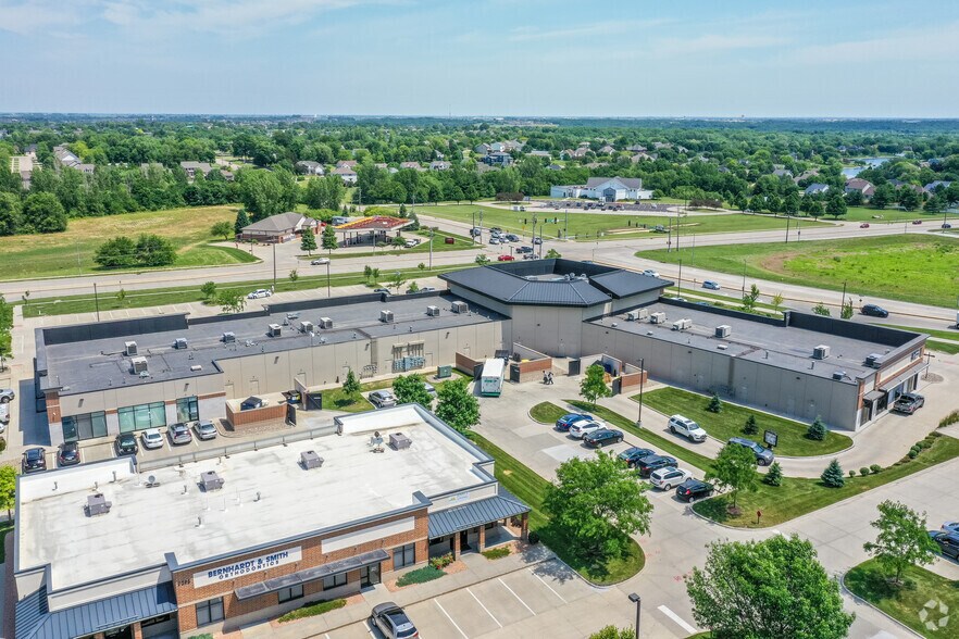 More Photos Of 94th St & University Ave, West Des Moines Unknown For Lease