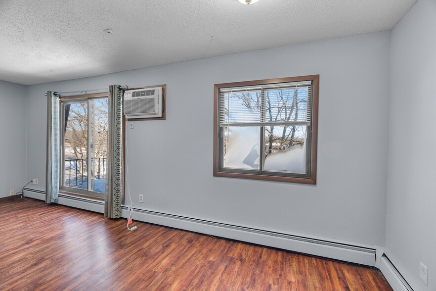 More Photos Of 7750 Silver Lake Rd, Mounds View Multifamily For Sale