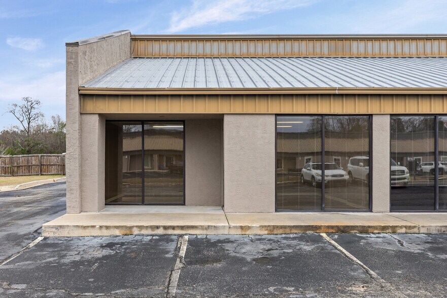 More Photos Of 307 Commerce Dr, Augusta Light Manufacturing For Lease