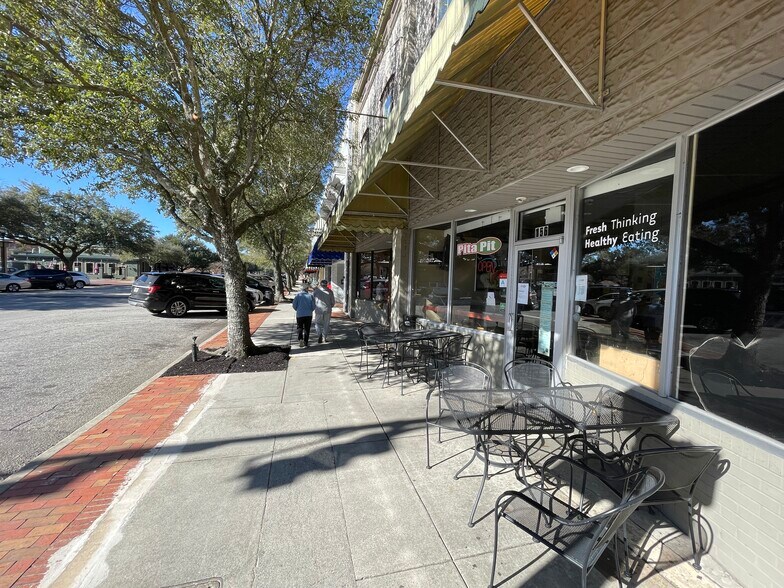 More Photos Of 156 E Carolina Ave, Hartsville Storefront Retail Residential For Lease