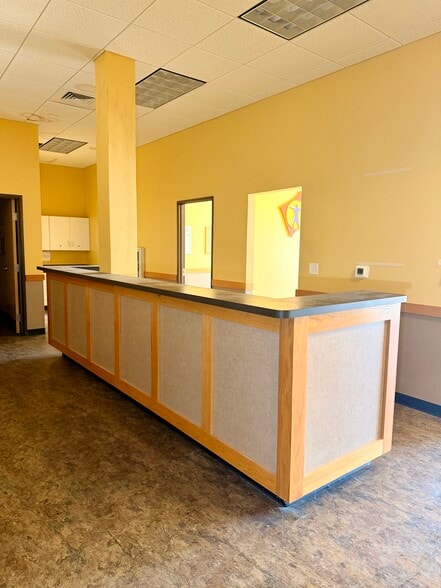 More Photos Of 1015 W Centerville Rd, Garland Unknown For Lease