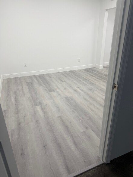 More Photos Of 4093 N 28th Way, Hollywood Warehouse For Lease