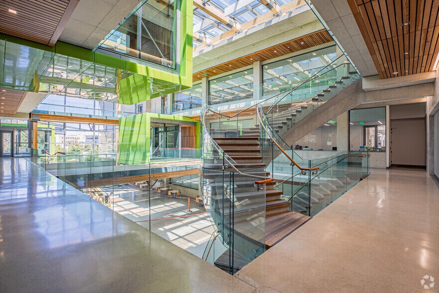 More Photos Of 9310 Athena Cir, La Jolla Research And Development For Lease