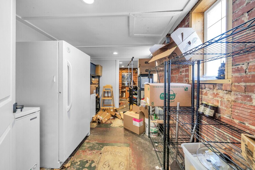 More Photos Of 174 Miracle Strip Pky SE, Fort Walton Beach Storefront For Lease