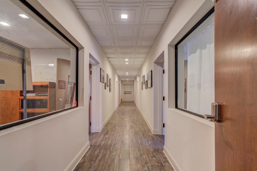 More Photos Of 1312 Texas Ave, Lubbock Office For Sale