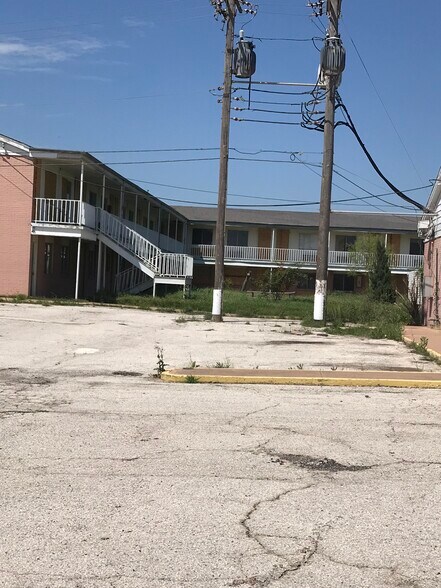 More Photos Of 774 US Highway 80 East, Abilene Hotel For Sale