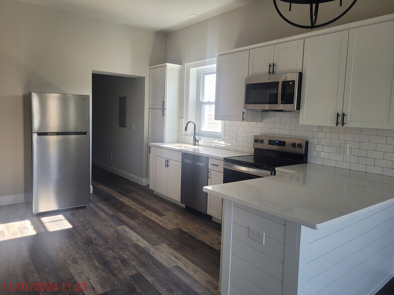 More Photos Of 121 S Main St, Alburtis Apartments For Sale