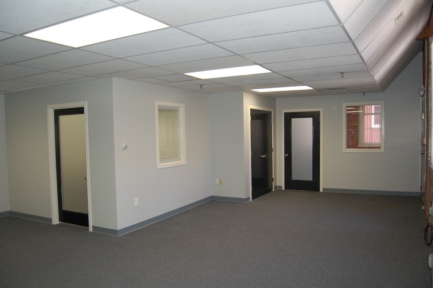 More Photos Of 53-63 Wingate St, Haverhill Office For Lease