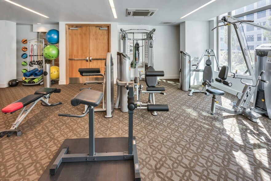 More Photos Of 100 Grand Ave, Oakland Apartments For Lease