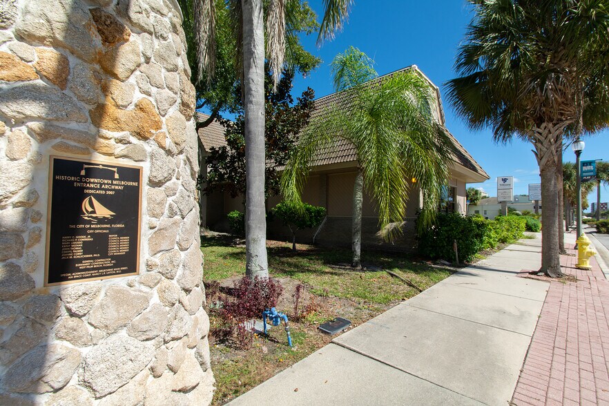 More Photos Of 300 E New Haven Ave, Melbourne Office For Sale