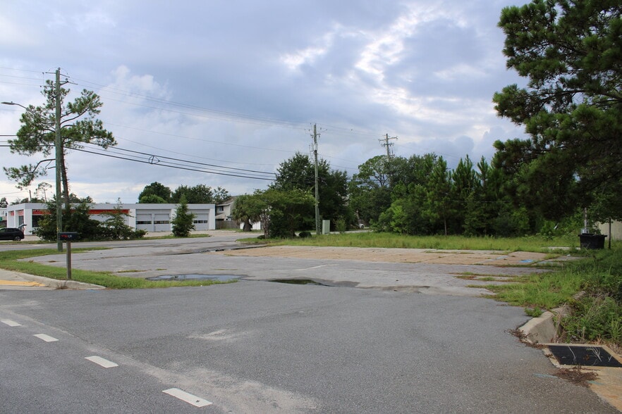 More Photos Of 3931 W Highway 390, Panama City Service Station For Sale