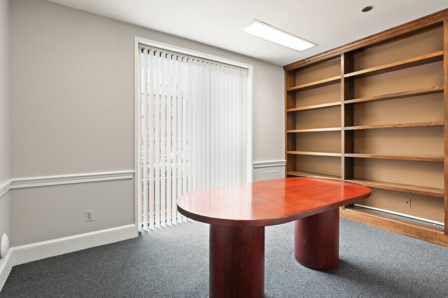 More Photos Of 115 Oronoco St, Alexandria Office For Lease