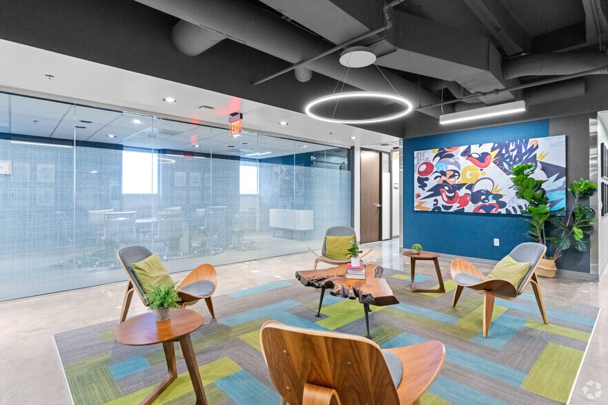 More Photos Of 2000 Crawford St, Houston Office For Sale