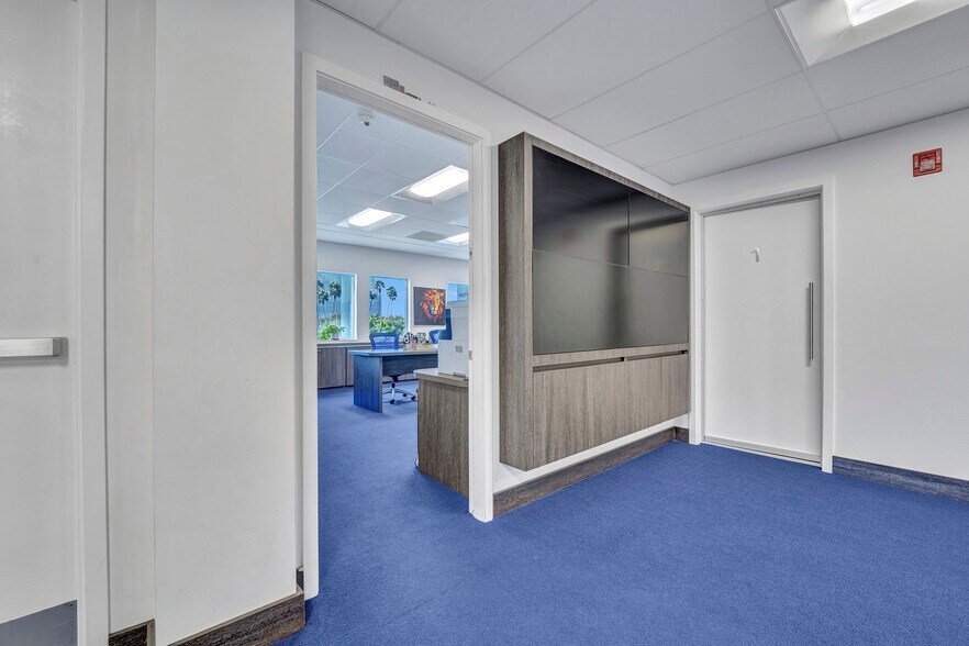 More Photos Of 5465 NW 36th St, Miami Springs Office For Sale