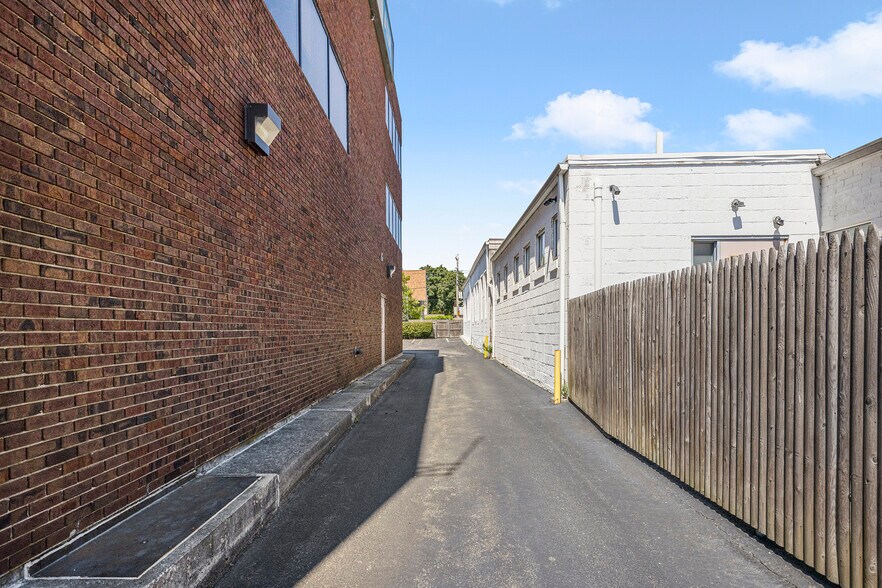 More Photos Of 999 S Broadway, East Providence Medical For Lease