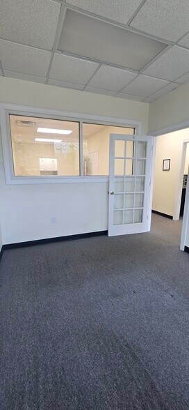 More Photos Of 100 Governors Trace, Fayetteville Office For Lease