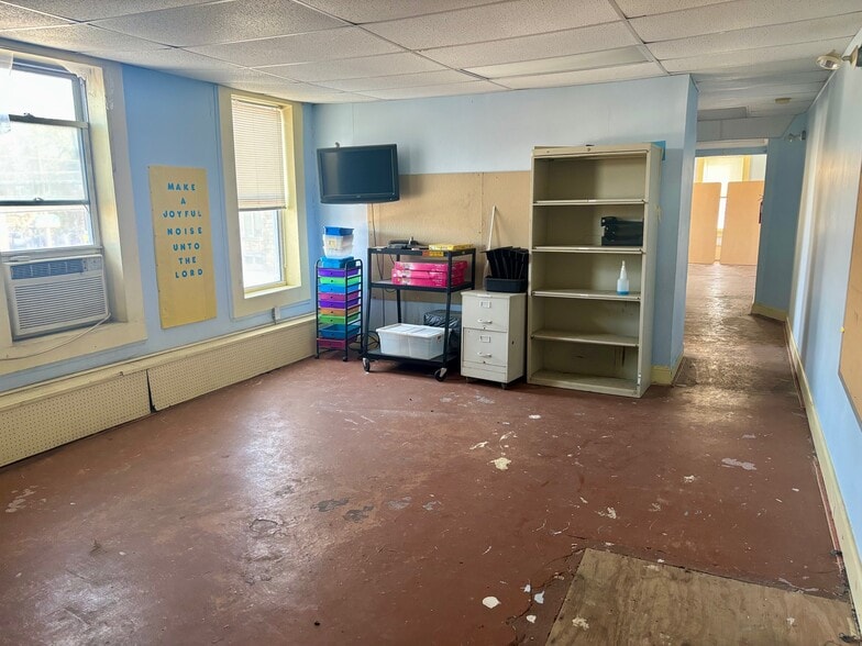 More Photos Of 740 S 52nd St, Philadelphia Religious Facility For Sale